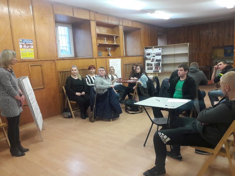 GRUPOWE ZAJĘCIA Z DORADCĄ ZAWODOWYM w KIELECKIM HUFCU W RAMACH PROJEKTU „OD SZKOLENIA DO ZATRUDNIENIA – YEI”