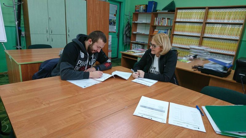 INDYWIDUALNE POŚREDNICTWO PRACY W PROJEKCIE „OD SZKOLENIA DO ZATRUDNIENIA – YEI” W KAZIMIERZY WIELKIEJ ROZPOCZĘTE