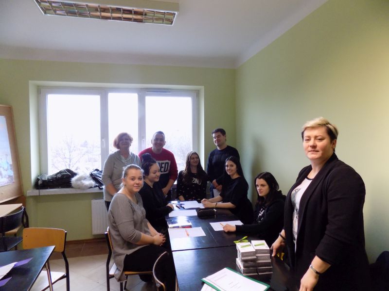 „OD SZKOLENIA DO ZATRUDNIENA YEI” – DZIAŁANIA PROJEKTOWE W SKARŻYSKU KAMIENNEJ