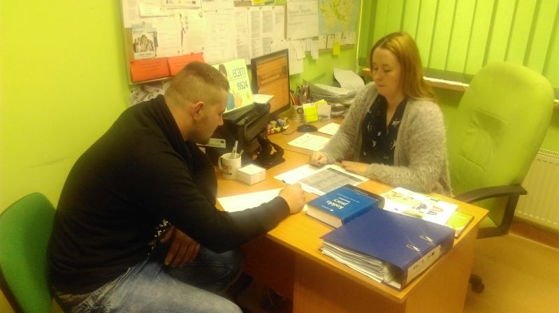 INDYWIDUALNE POŚREDNICTWO PRACY W RAMACH PROJEKTU „OD SZKOLENIA DO ZATRUDNIENIA – YEI” W PIŃCZOWSKIEJ JEDNOSTCE