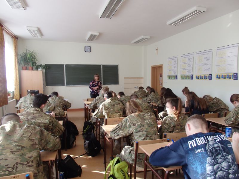 ZAJĘCIA AKTWIZACYJNE W SZKOLE NA GÓRCE
