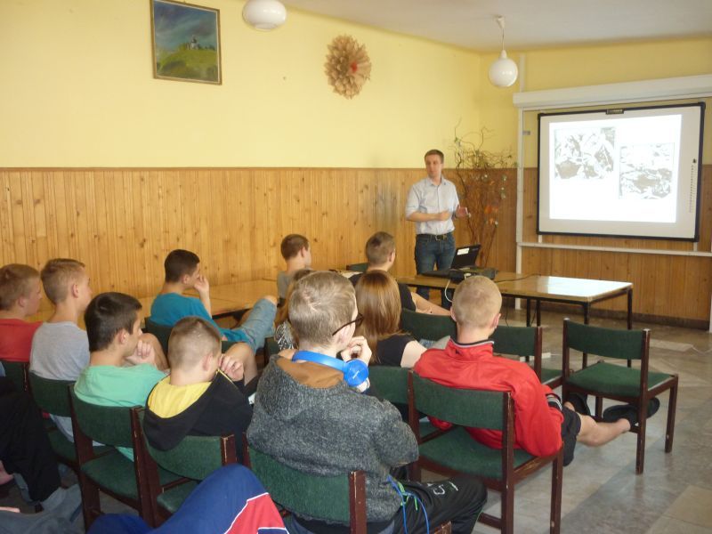 PRZYGOTOWANIA PATRIOTYCZNE DO UROCZYSTYCH OBCHODÓW NA GROCHOWISKACH