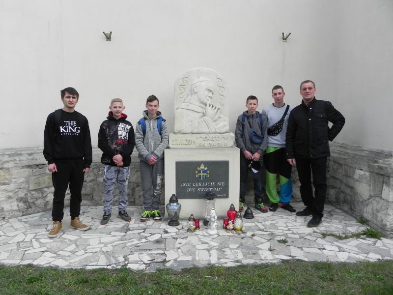 PIŃCZÓW PAMIĘTA – 12 ROCZNICA ŚMIERCI PAPIEŻA
