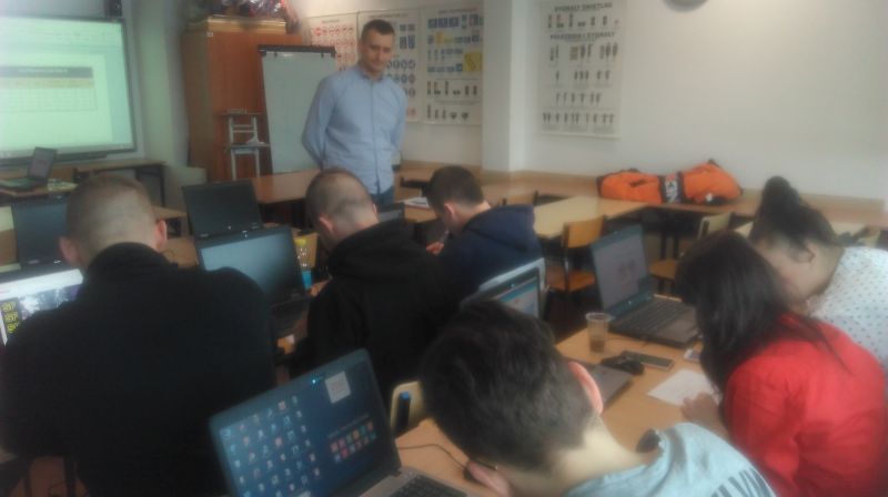 ZAJĘCIA Z ZAKRESU OBSŁUGI PROGRAMÓW KOMPUTEROWYCH W PIŃCZOWIE