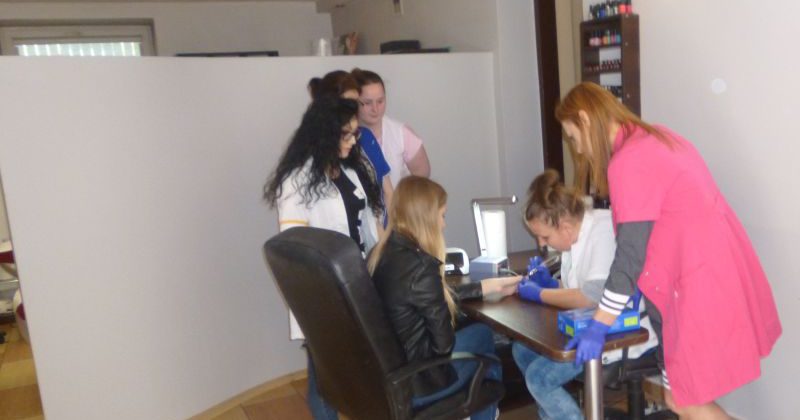 ROZPOCZĘCIE KURSU ZAWODOWEGO W RAMACH PROJEKTU „OD SZKOLENIA DO ZATRUDNIENIA-YEI” WE WŁOSZCZOWIE