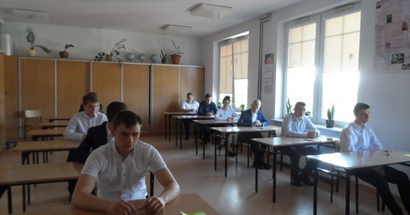 GIMNAZJALIŚCI Z 13-1 ŚRODOWISKOWEGO HUFCA PRACY ZAKOŃCZYLI EGZAMIN