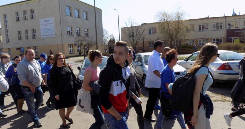 UCZESTNICY SKARŻYSKIEGO HUFCA NA NIEBIESKIM MARSZU
