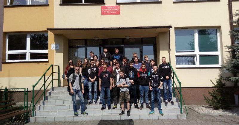 UCZESTNICY SKARŻYSKIEGO HUFCA W KINIE