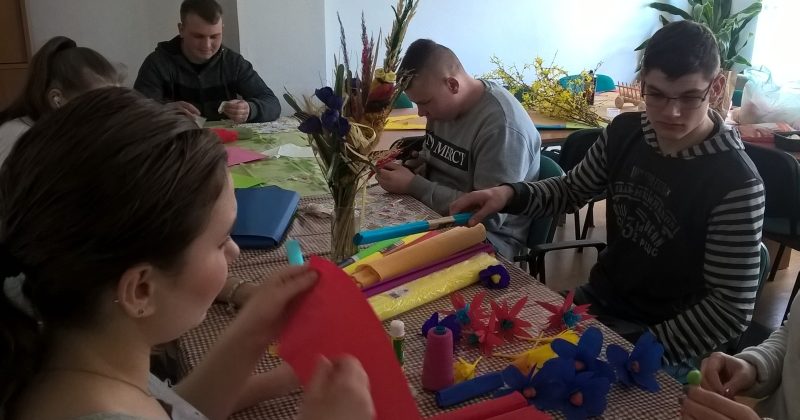 PALMA WIELKANOCNA UCZESTNIKÓW ŚRODOWISKOWEGO HUFCA PRACY W JĘDRZEJOWIE