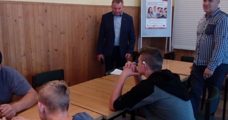 GRUPOWE ZAJĘCIA Z PSYCHOLOGIEM W PIŃCZOWIE