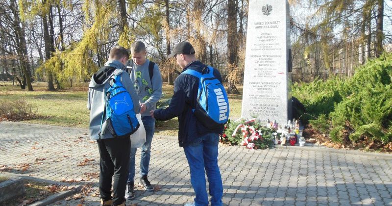 AKCJA „ZAPAL ZNICZ PAMIĘCI NA 100-LECIE”