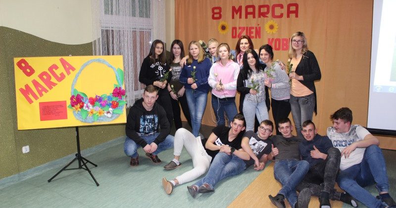 DZIEŃ KOBIET W 13-1 ŚHP W JĘDRZEJOWIE