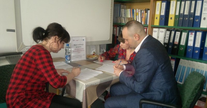 POSIEDZENIE KOMISJI REKRUTACYJNEJ DO PROJEKTU „OSDZ-YEI” W BUSKIM MCK OHP