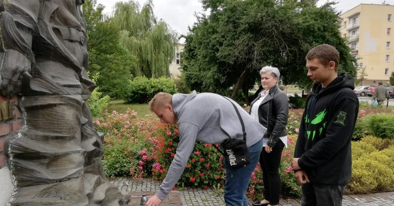 CHWAŁA BOHATEROM POWSTANIA WARSZAWSKIEGO