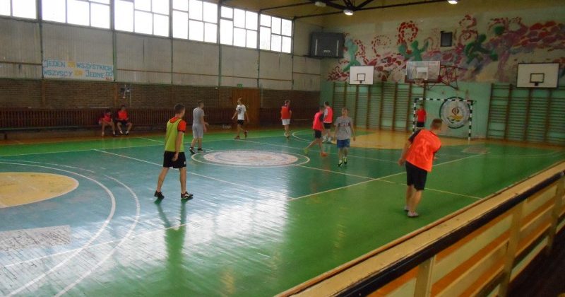 TRENING PIŁKARSKI W STARACHOWICACH