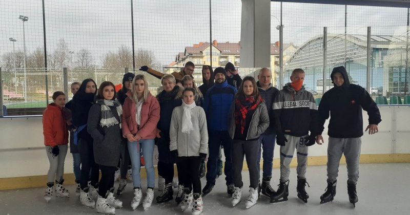 NA LODOWISKU – AKCJA „FERIE OHP” W STARACHOWICACH