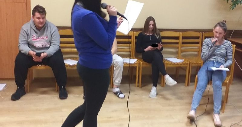 OSIW OHP STARACHOWICE: CAMERATO – GRAJĄ I ŚPIEWAJĄ