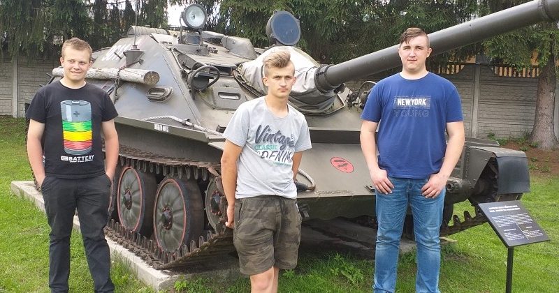 UCZYMY SIĘ HISTORII