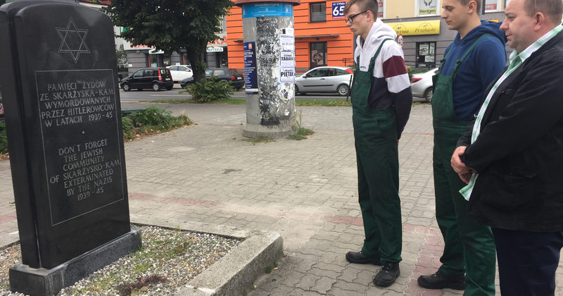 PAMIĘĆ O HOLOKAUŚCIE W SKARŻYSKIEJ JEDNOSTCE