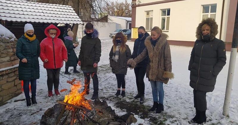 OGNISKO NA ZAKOŃCZENIE FERII Z OHP W OSIW W STARACHOWICACH