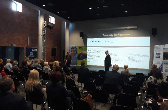 Konferencja „Edukacja na rzecz rynku pracy” w Ostrowcu Świętokrzyskim