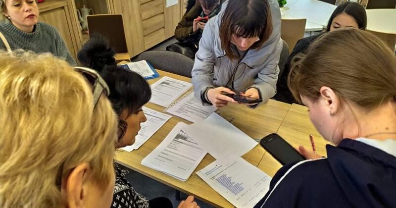 Spotkanie pośrednika pracy  w Busku – Zdroju z obywatelami Ukrainy