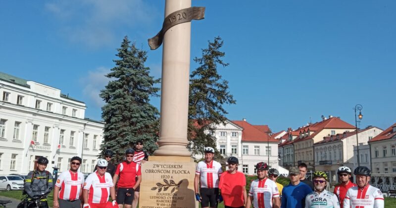Trzeci etap rajdu rowerowego na Westerplatte rozpoczął się od wizyty w katedrze Plockiej