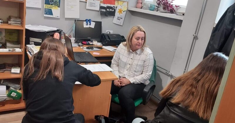 Zajęcia z doradztwa zawodowego i pośrednictwa pracy dla uczestników zrekrutowanych na szkolenie „manicure- stylizacja paznokci różnymi metodami” w MCK Pińczów