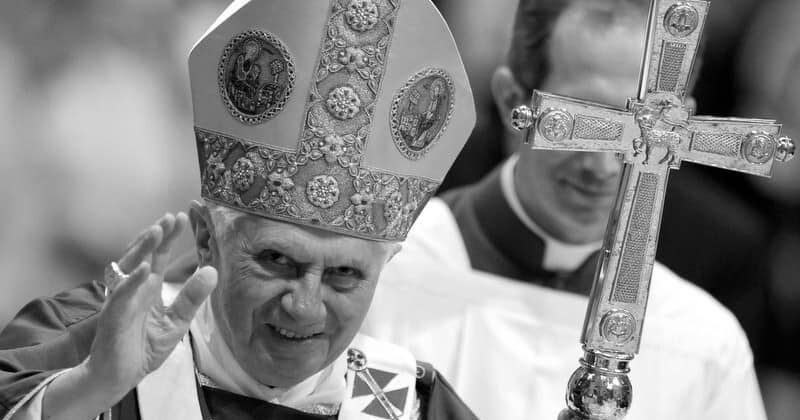 Dziś cały świat żegna Wielkiego człowieka, papieża Benedykta XVI