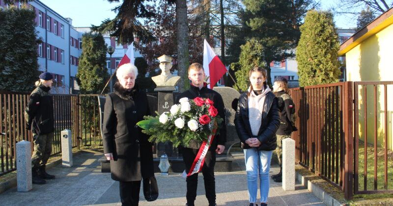 Obchody Narodowego Dnia Pamięci Żołnierzy Wyklętych w 13-2 Ośrodku Szkolenia i Wychowania w Jędrzejowie