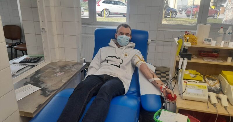 Jeśli jesteś w formie, nie zwlekaj z decyzją – zostań krwiodawcą. Twoja krew może uratować życie drugiemu człowiekowi!
