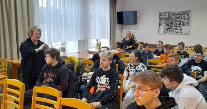Spotkanie edukacyjno – profilaktyczne w Starachowicach