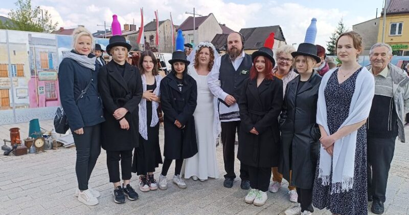Udział młodzieży OSiW OHP w Starachowicach w spektaklu teatralnym „ Wierzbnickie Meżaliany ”