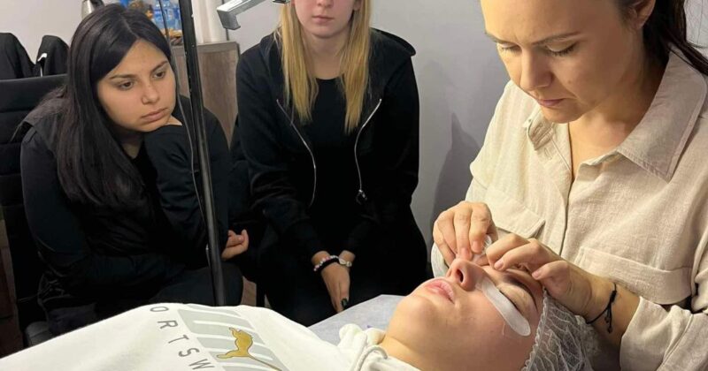 ROZPOCZĘCIE KURSU: STYLIZACJA RZĘS WSZYSTKIMI METODAMI + LAMINACJA BRWI
